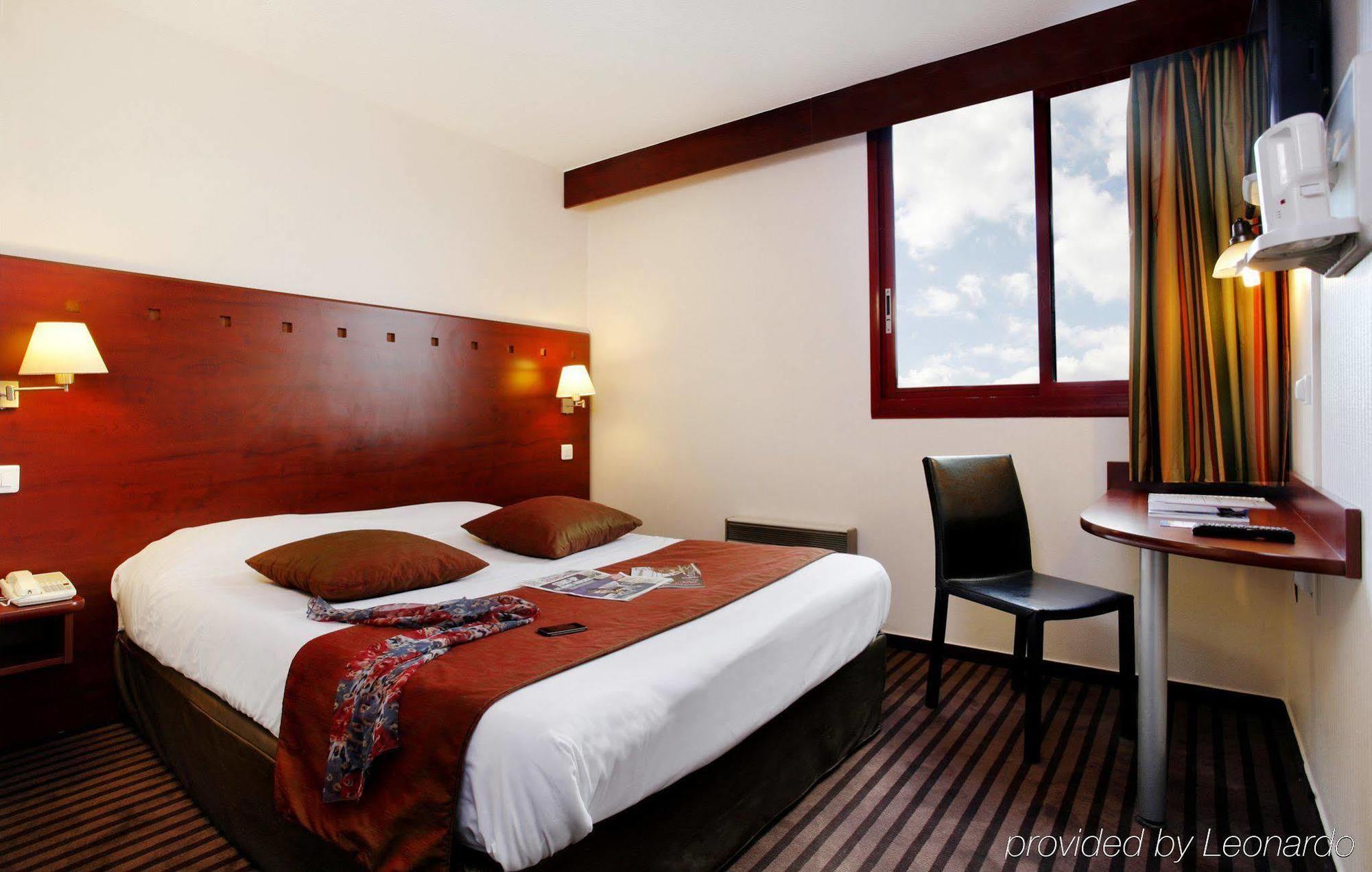 Hôtel Gallieni Gennevilliers Buitenkant foto